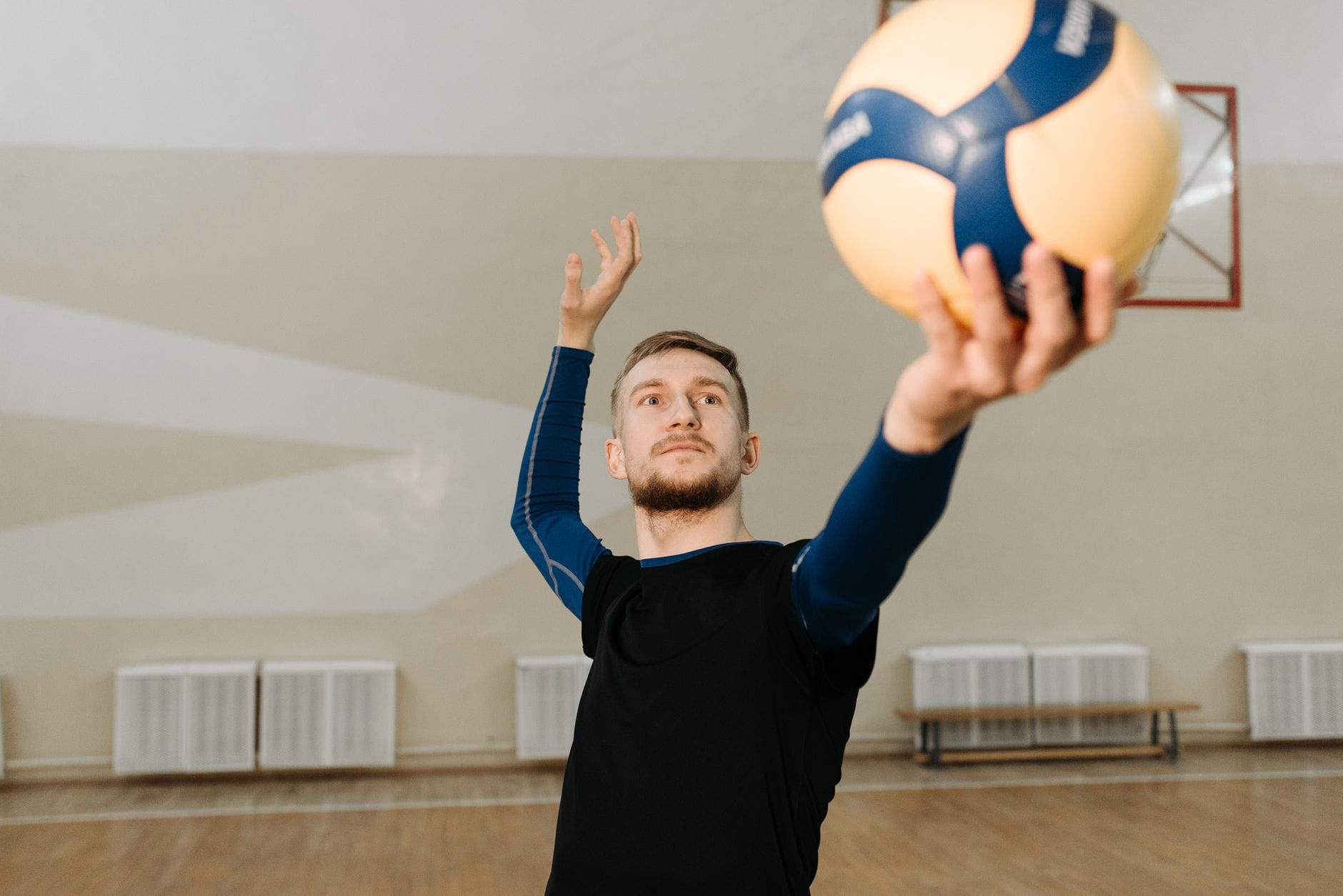 Trening siatkarski dla początkujących od czego zacząć by zbudować bazę fizyczną Trening siatkarski dla początkujących od czego zacząć by zbudować bazę fizyczną